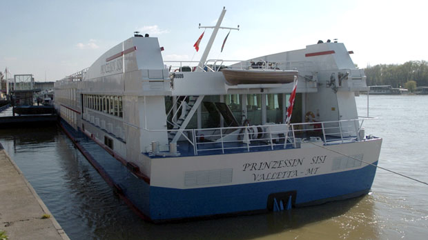 У 2017. скоро 1.000 пристајања крузера, у 2019. и у Земуну